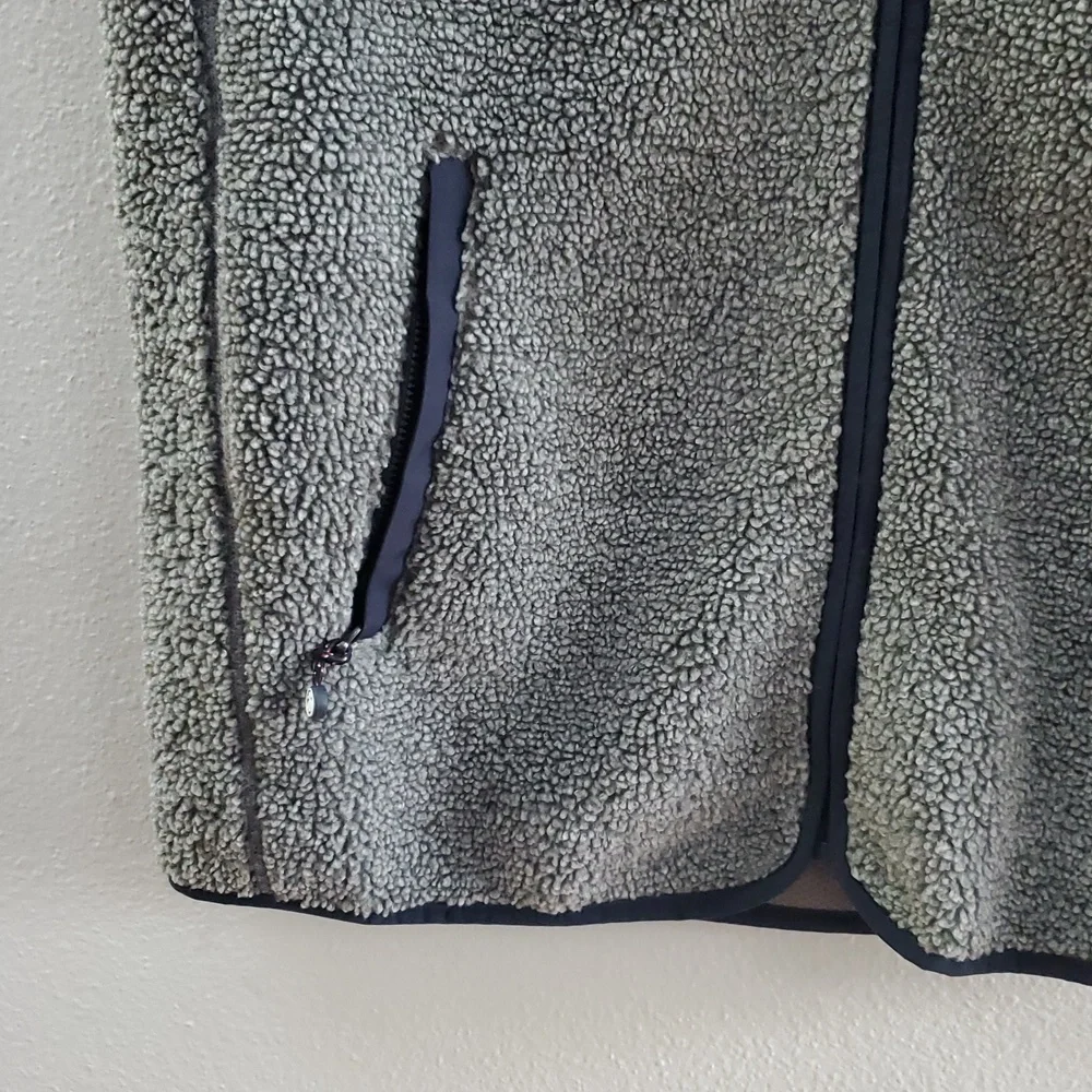 Brooks Brothers Teddy Fleece Vest - Picture 3 of 8
